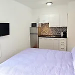 Tessa 63 *